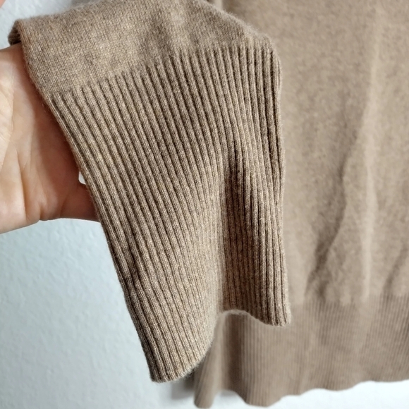 Bloomingdale's cashmere v neck long sleeve sweater sz 1X - Picture 4 of 6